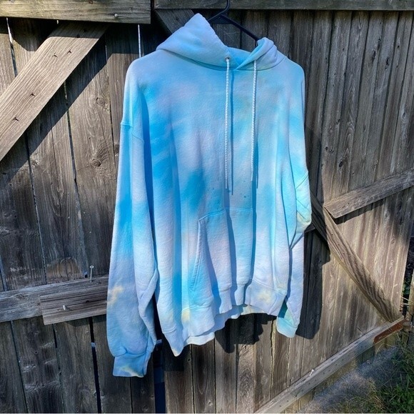NEW Light Baby Blue Tie Dye Unisex Hoodie Medium - Picture 4 of 6